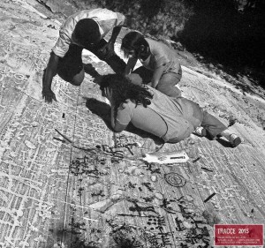 Seradina rock 12: Mila Simões de Abreu traces the engraved surface, figures enhanced by the so-called "neutral method" (photo L. Jaffe 1985)